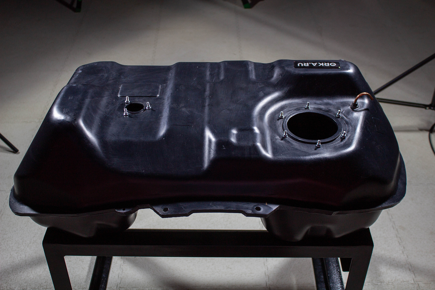 Пластиковый топливный бак Mitsubishi Outlander XL 4WD, 2005-2019 г.в. (BP) -  60 л.